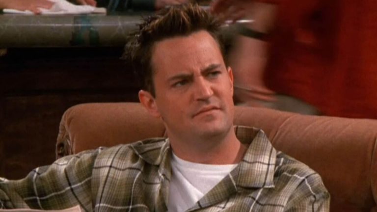 friends-comment-matthew-perry-chandler-a-convaincu-une-enorme-star-de-jouer-dans-la-serie